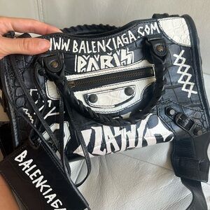 Balenciaga graffiti city bag